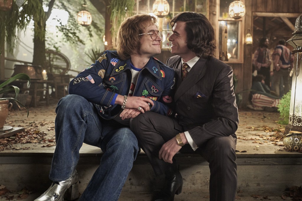 Taron Egerton vive Elton John e Richard Madden vive John Reid em Rocketman 